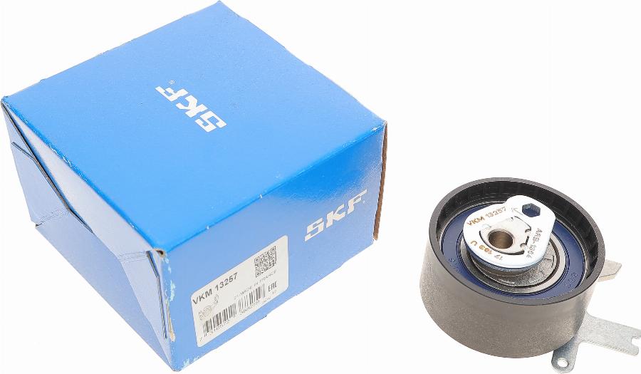 SKF VKM 13257 - Spriegotājrullītis, Gāzu